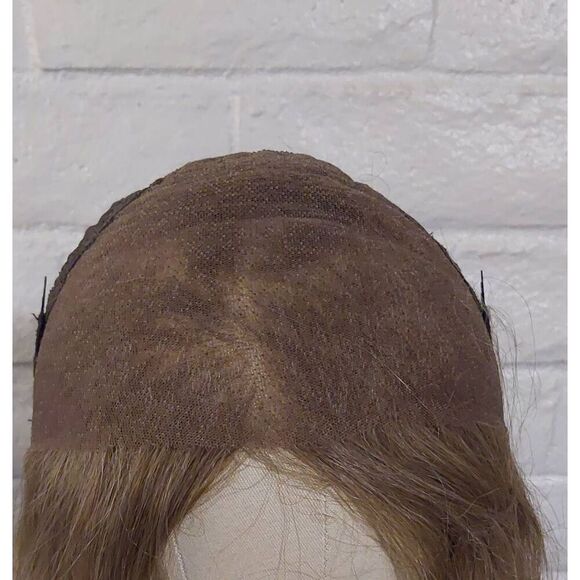 Beautiful 26" Ash Blonde Soft & Wavy Synthetic Fiber Wig - Picture 4 of 5